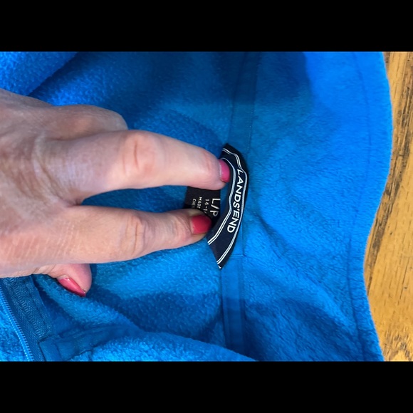 Bundle of large tops great condition and awesome value - Picture 6 of 8